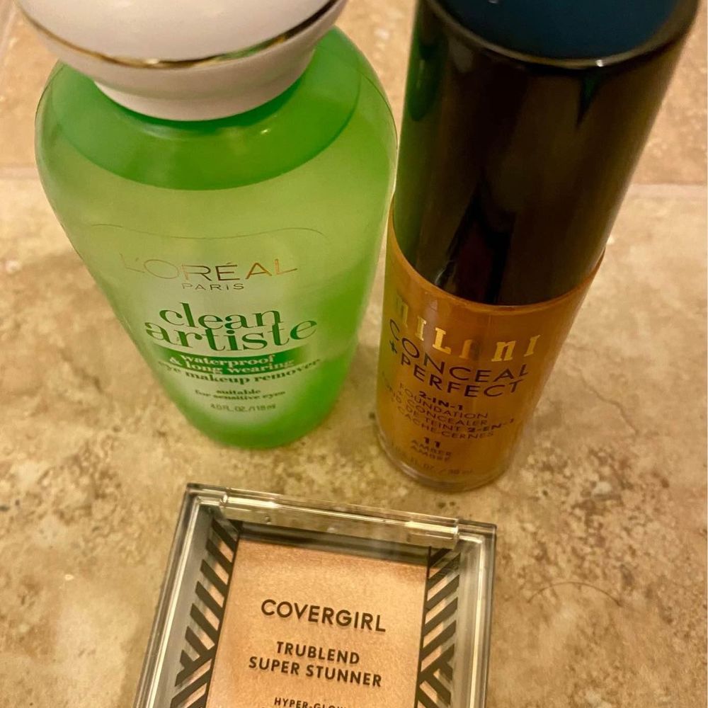 makeup Bundle- Foundation + Concealer, Highlighter and Makeup remover